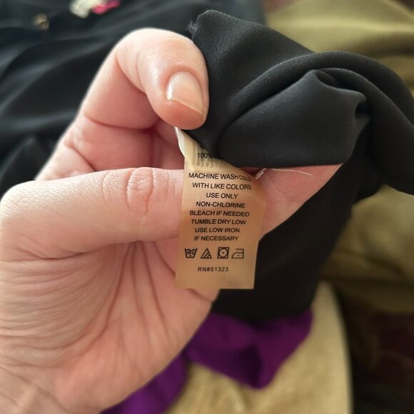 NWT Vince Camuto Women's Black Short Sleeve Blouse - Picture 9 of 10